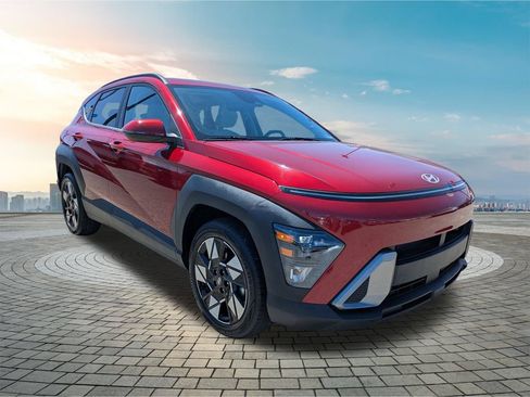 Used 2025 Hyundai Kona SEL FWD image 2