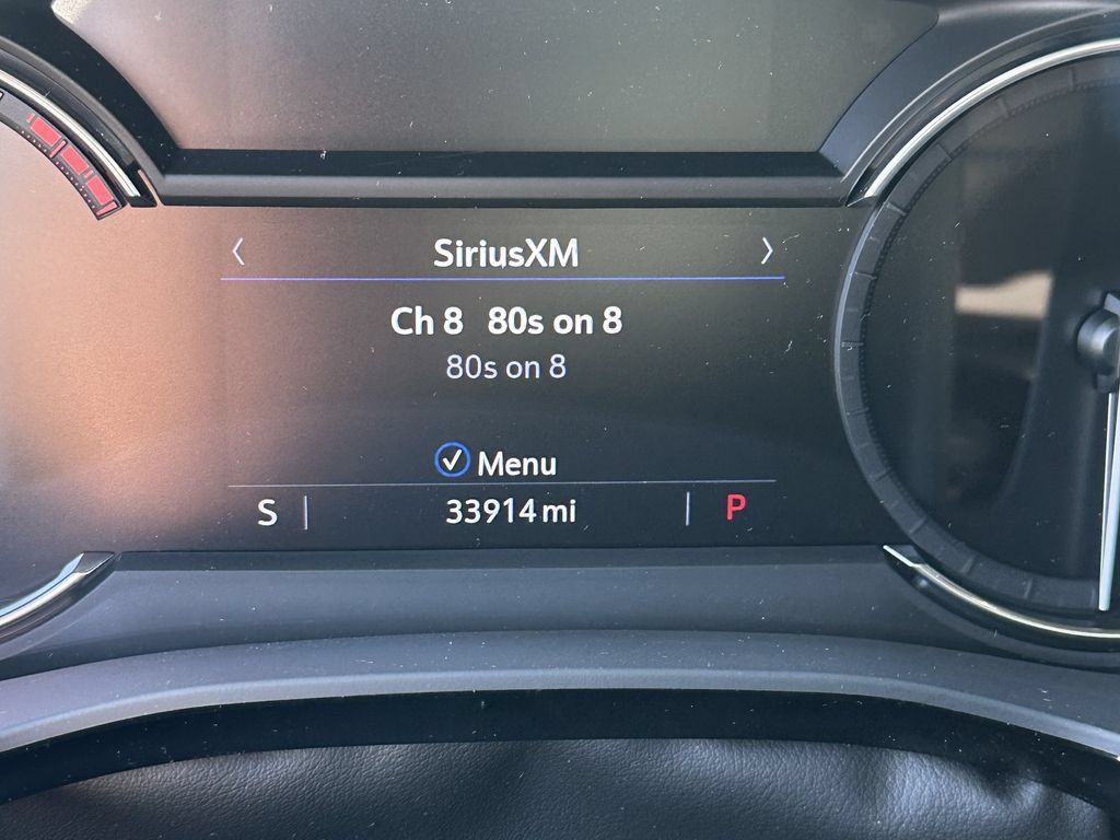Used 2022 Cadillac XT5 Luxury w/ LPO, ONYX Package AWD/4WD image 6