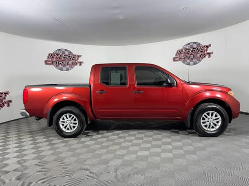 Used 2018 Nissan Frontier SV image 8