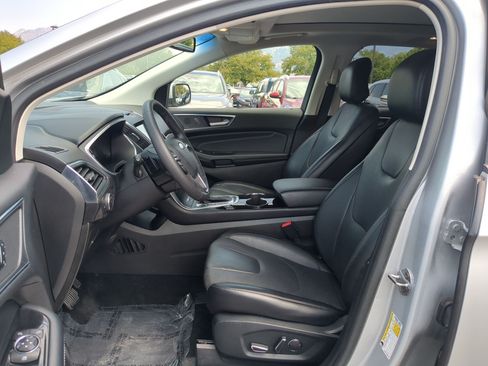 Used 2017 Ford Edge Titanium w/ Equipment Group 302A AWD/4WD image 17
