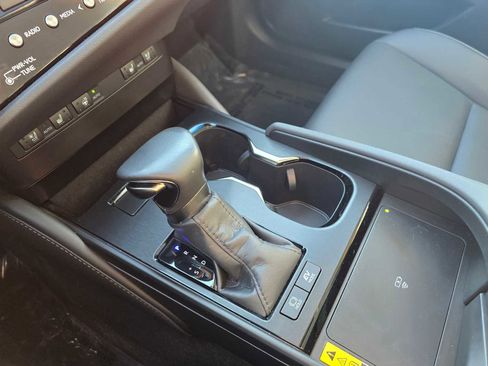 Used 2024 Lexus ES 300h w/ Premium Package image 30