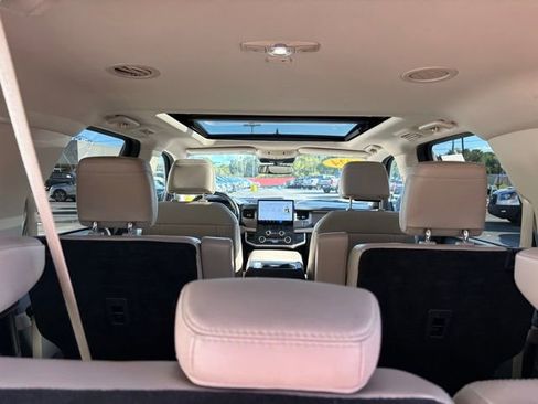 Used 2024 Ford Expedition Limited image 38