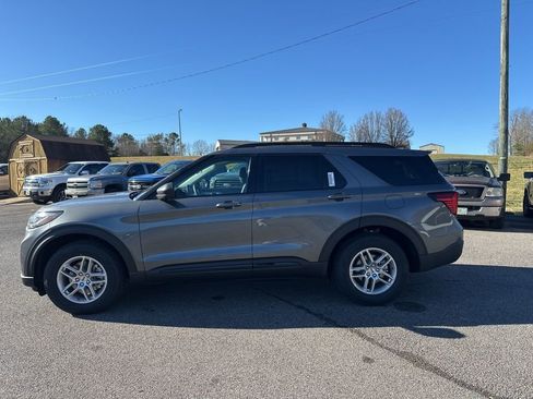 New 2026 Ford Explorer Active w/ Active Comfort Package image 6