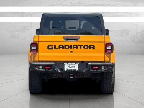 Used 2021 Jeep Gladiator Rubicon AWD/4WD image 7
