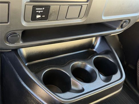 Used 2005 Chevrolet Express 3500 Extended image 25