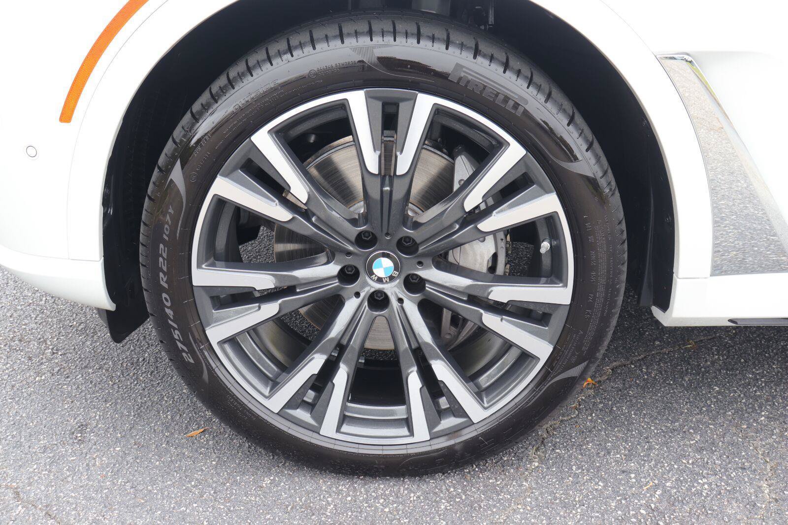 Used 2027 BMW X7 xDrive40i w/ Premium Package AWD/4WD image 47