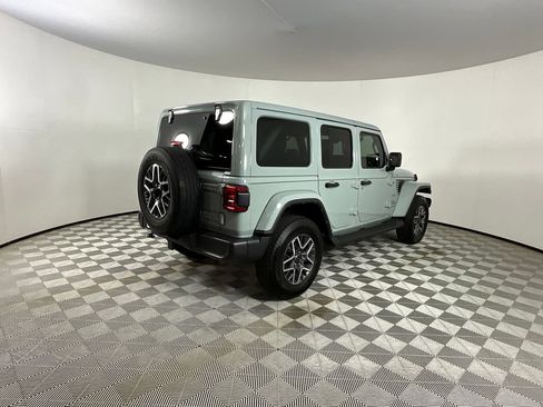 Used 2024 Jeep Wrangler Unlimited Sahara AWD/4WD image 5