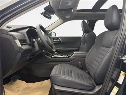 New 2026 Mitsubishi Outlander SE image 12