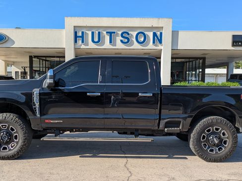 Used 2023 Ford F250 Platinum AWD/4WD image 1