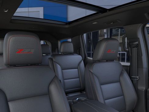 New 2026 Chevrolet Traverse Z71 w/ Driver Confidence Package image 24