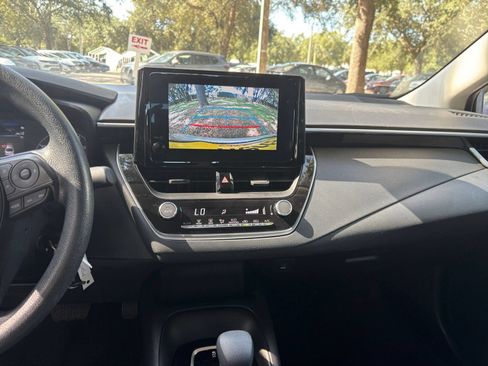 Used 2025 Toyota Corolla LE FWD image 17