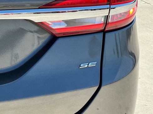 Used 2017 Ford Fusion SE w/ Fusion SE Technology Package FWD image 27