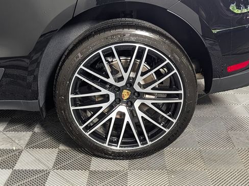 New 2026 Porsche Macan AWD/4WD image 12