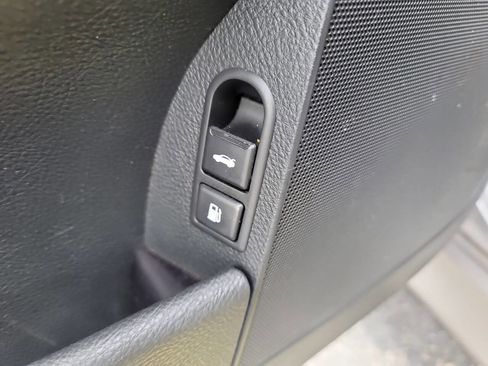 Used 2013 Hyundai Genesis 3.8 image 15