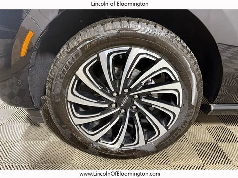 Used 2025 Lincoln Navigator Black Label image 10