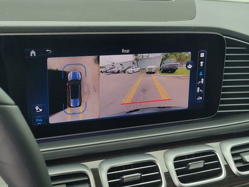 Used 2024 Mercedes-Benz GLS 450 4MATIC image 29