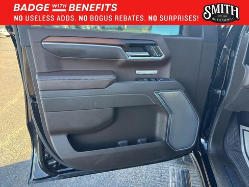Used 2025 GMC Sierra 1500 Denali w/ Technology Package AWD/4WD image 12