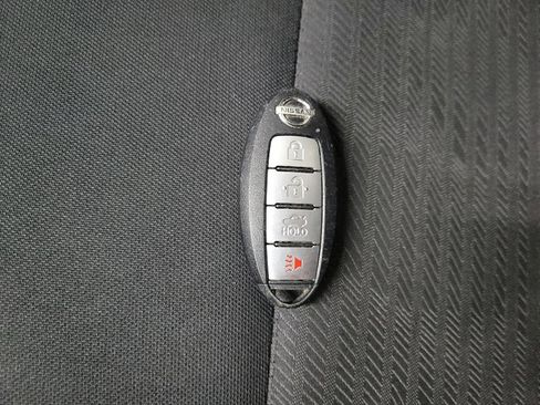 Used 2022 Nissan Versa SV FWD image 32