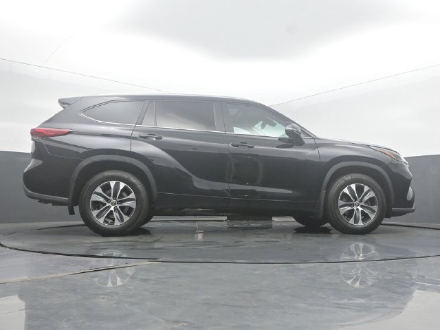 Used 2023 Toyota Highlander XLE AWD/4WD image 54