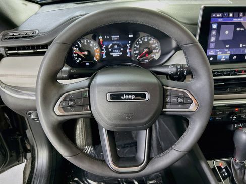 Used 2023 Jeep Compass Limited w/ Sun and Sound Group AWD/4WD image 11