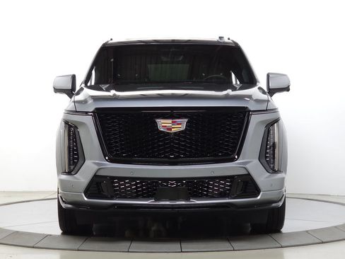 Used 2025 Cadillac Escalade V w/ LPO, Floor Liner Package AWD/4WD image 11