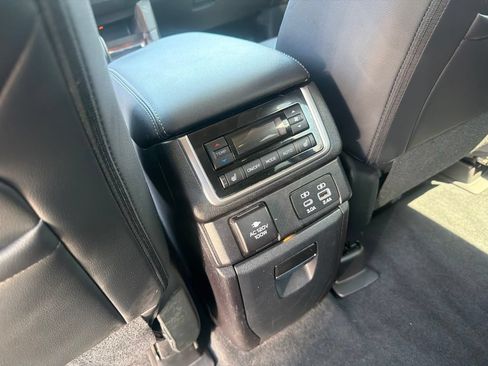 Used 2023 Subaru Ascent Touring AWD/4WD image 20
