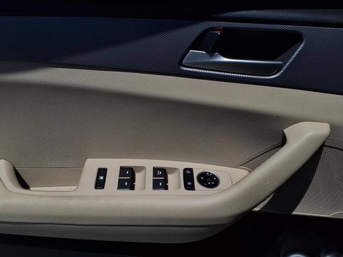 Used 2019 Hyundai Sonata SE FWD image 17