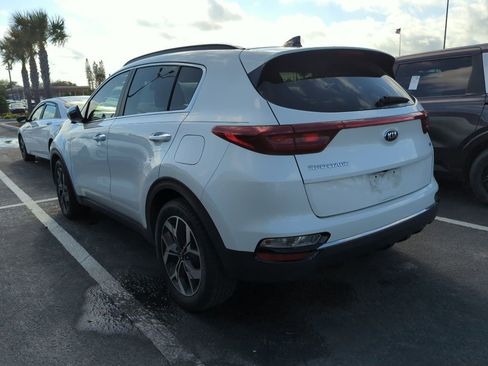 Certified 2022 Kia Sportage EX image 9