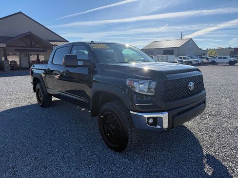 Used 2017 Toyota Tundra SR5 image 2