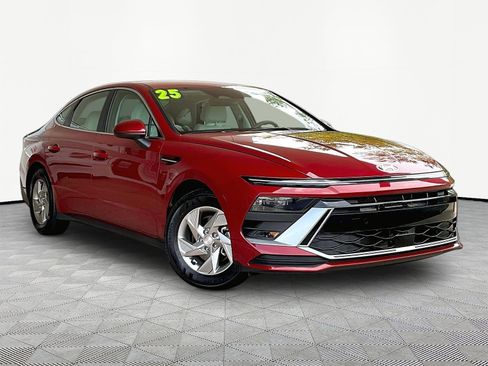 Used 2025 Hyundai Sonata SE FWD image 3