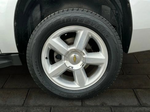 Used 2013 Chevrolet Suburban LTZ image 18