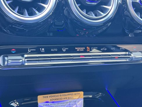 Used 2025 Mercedes-Benz GLA 250 image 18