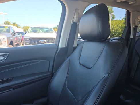 Used 2019 Ford Edge Titanium w/ Equipment Group 301A AWD/4WD image 40