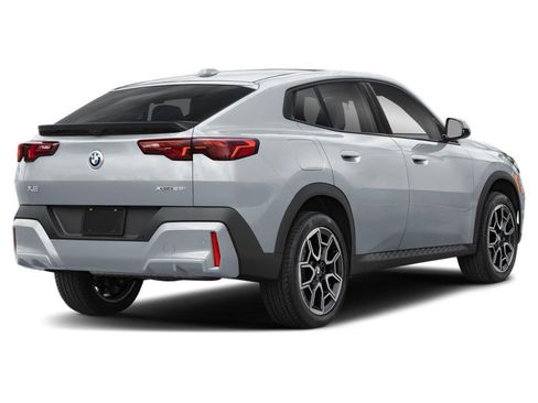 New 2026 BMW X2 xDrive28i w/ Technology Package AWD/4WD image 2
