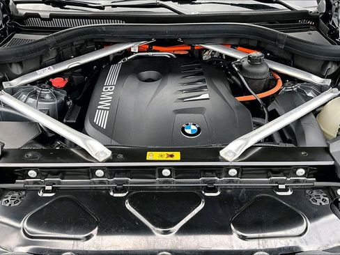 Used 2025 BMW X5 xDrive50e image 30