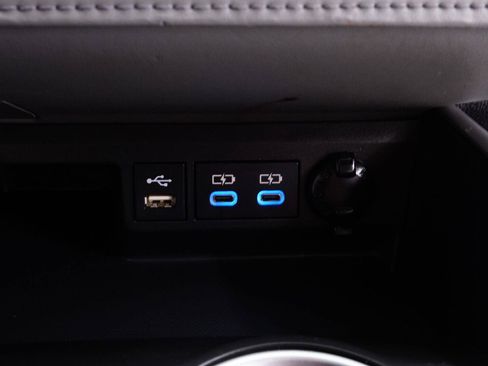 Used 2022 Toyota Highlander L FWD image 18