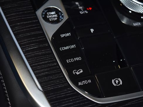 New 2026 BMW X7 M60i image 14