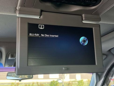 Used 2017 Cadillac Escalade Luxury image 19