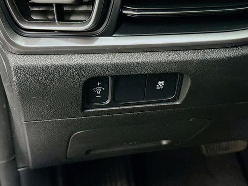 Used 2024 Kia Sorento S image 17