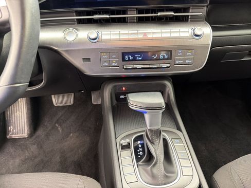 Used 2025 Hyundai Kona SEL image 18