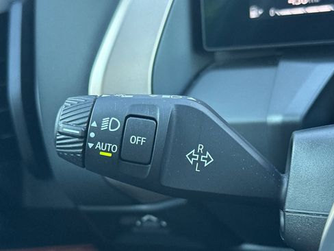 Used 2025 BMW X3 xDrive30i w/ Premium Package image 33