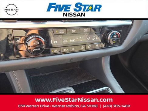 Used 2025 Nissan Pathfinder SV FWD image 21