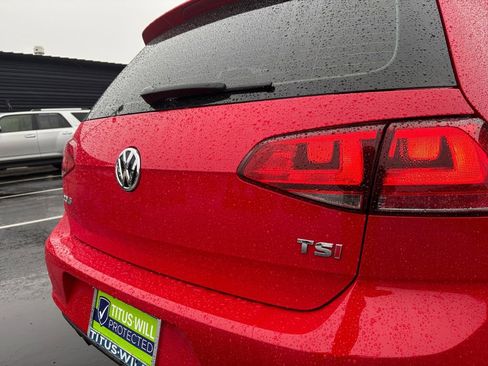 Used 2017 Volkswagen Golf S image 32