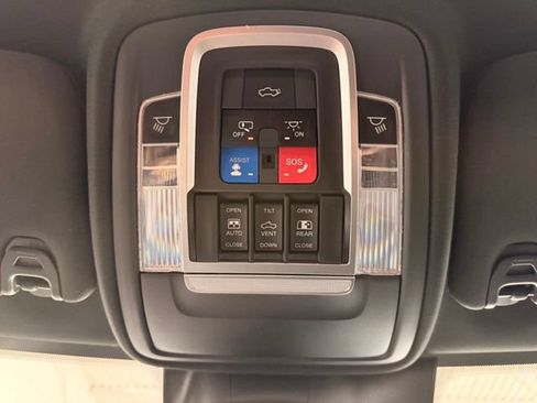 Used 2020 RAM 2500 Limited AWD/4WD image 44