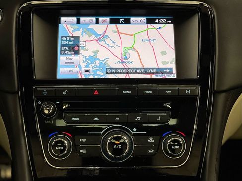 Used 2015 Jaguar XJ AWD/4WD image 22