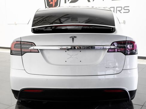 Used 2020 Tesla Model X Long Range image 11