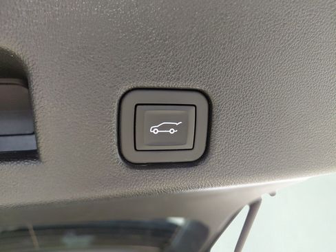 Used 2026 Chevrolet Traverse LT AWD/4WD image 17