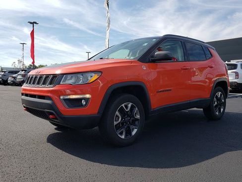 Used 2017 Jeep Compass Trailhawk w/ Leather Interior Group AWD/4WD image 8