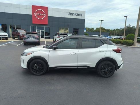 Certified 2023 Nissan Kicks SR w/ SR Premium Package FWD image 11