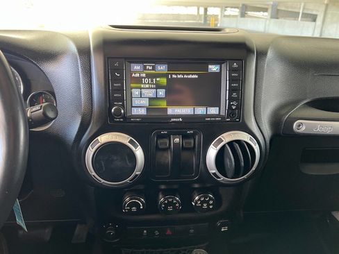 Used 2013 Jeep Wrangler Sahara w/ Connectivity Group image 12